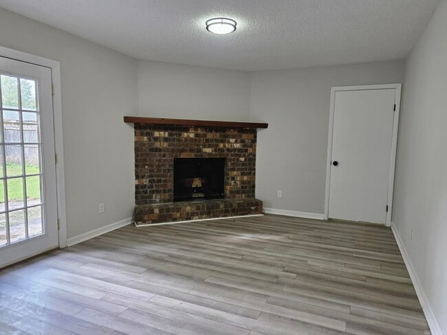 Building Photo - 8 Willowridge Cove