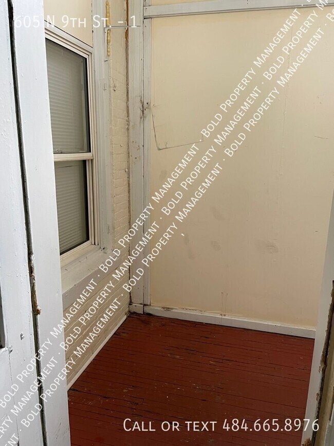 Building Photo - 605 N 9th St