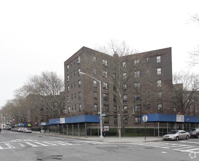 Queensbridge South Houses 1006 41st Ave Long Island City NY 11101