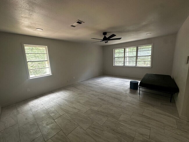 Building Photo - Gorgeous Remodeled 4 Bedroom Home