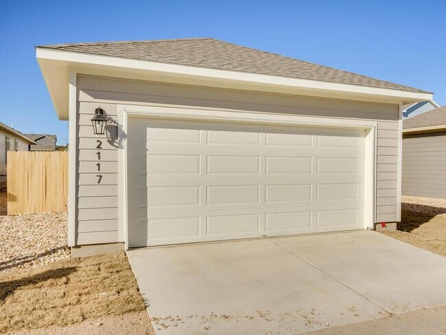 Building Photo - 2117 Pecan Island Dr