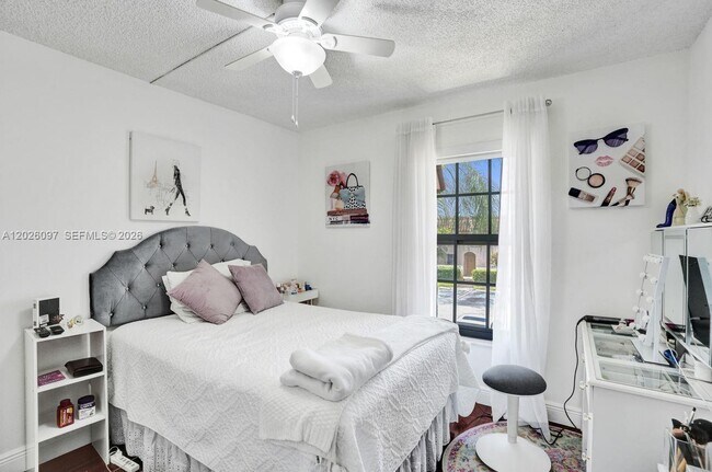 Building Photo - 7355 SW 26th Ct