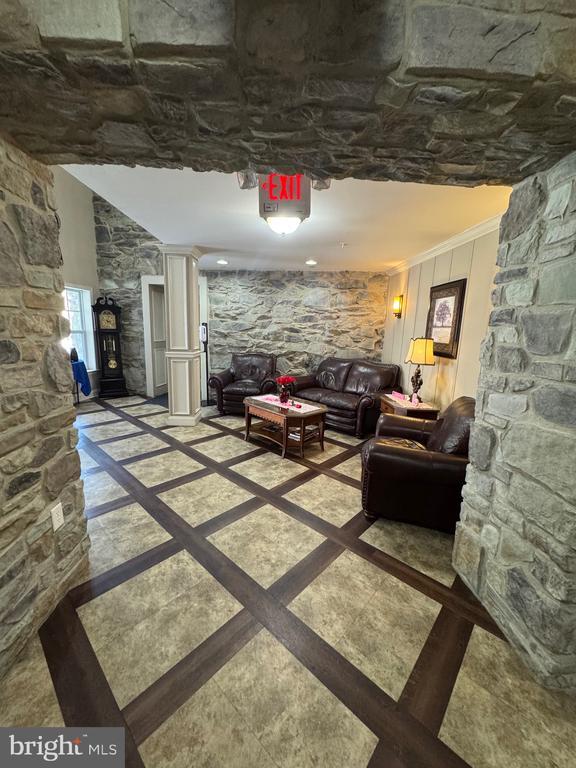 Building Photo - 6375 Chambersburg Rd