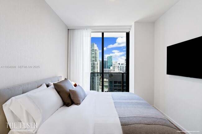 Building Photo - 398 NE 5th St