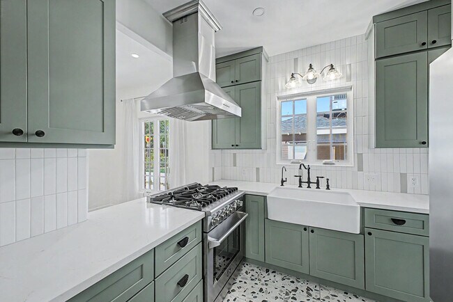 Building Photo - 311 West Campbell Ave