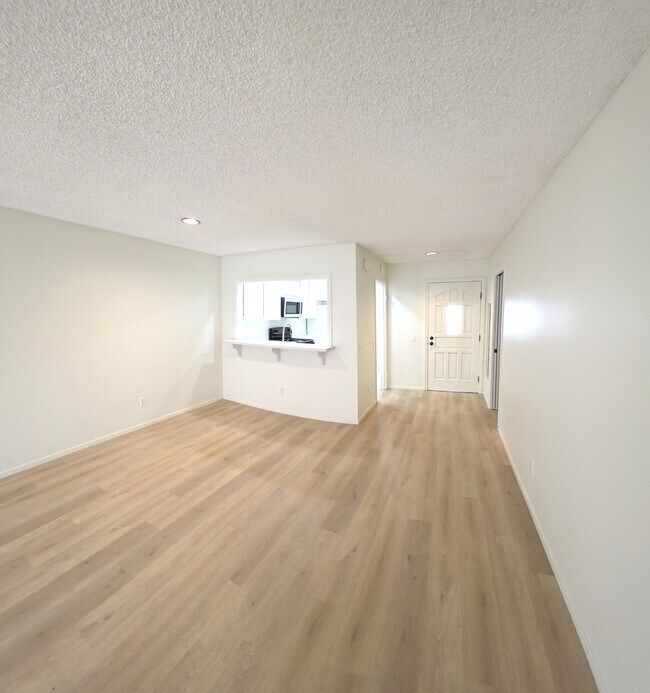 Building Photo - 3525 Lebon Dr