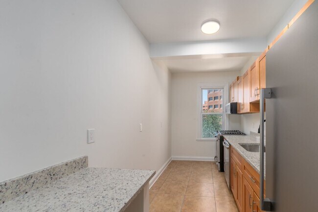 Building Photo - 2-Bedroom plus Office/Den, 1-Bathroom Apartment with Porch near JHU