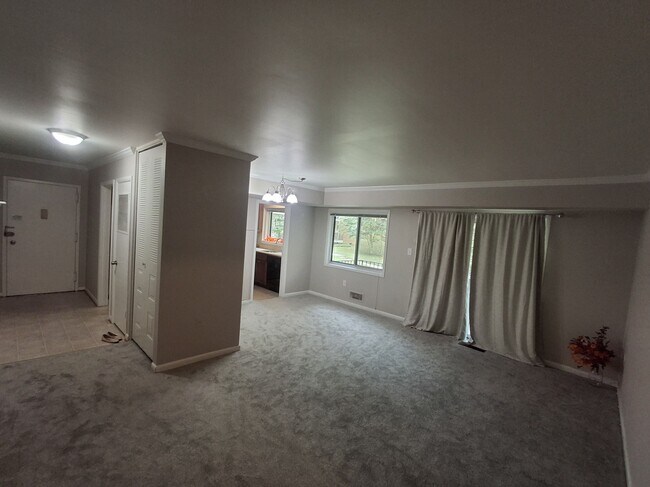 Building Photo - 10670 Weymouth St