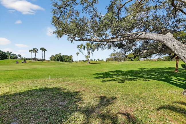 Building Photo - 661 Hollows Cir