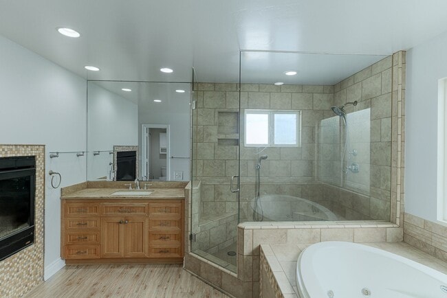 Building Photo - 3-Bed + 2.5 Bath Home with roof top deck with views of Ocean | Silverstrand Beach | Unfurnished