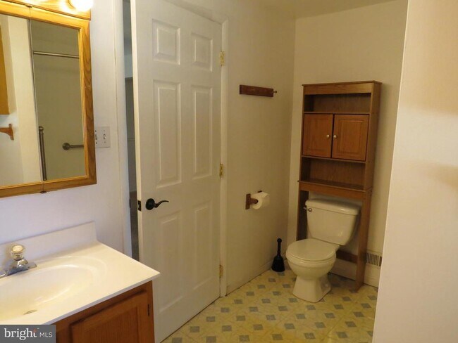 Building Photo - 1513 Wampanoag Dr