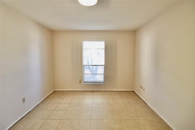 Building Photo - 9220 Bellwood Ln