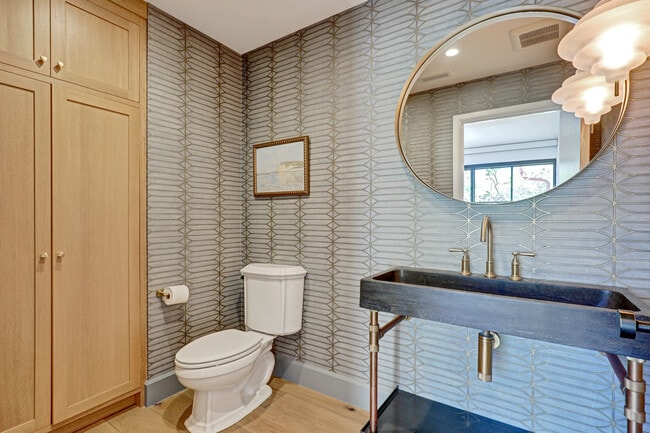 Building Photo - 4 S Vista De La Luna