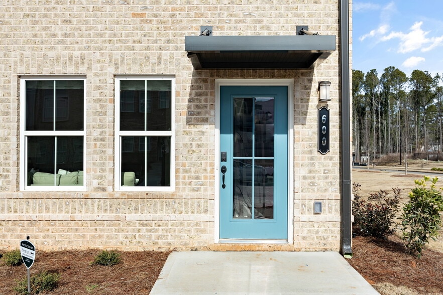 Building Photo - 801 Cameron Trl