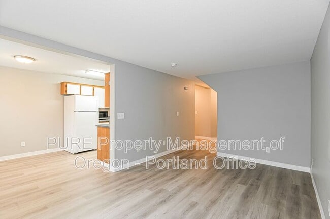 Building Photo - 16106 SE Caruthers St