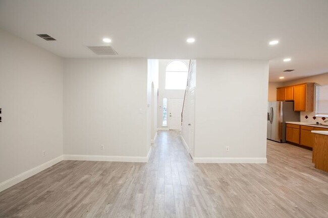 Building Photo - 9900 Presthope Dr