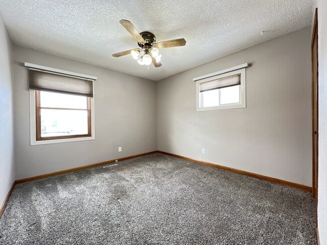 Building Photo - 2388 Martin Dr