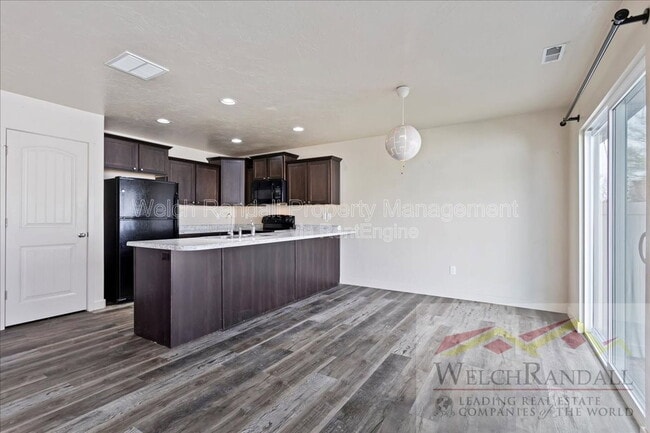 Building Photo - 1140 Seraphim Ct