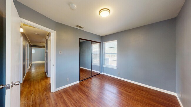 Building Photo - 7107 Westshire Dr