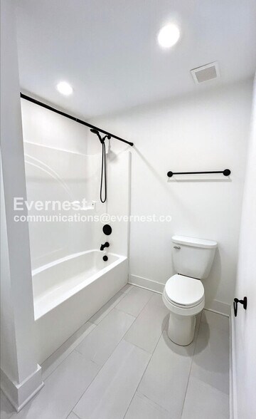 Building Photo - 174 Lynda Cir