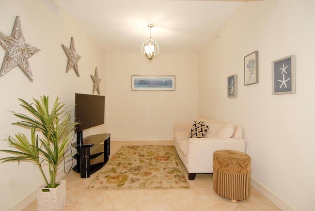 Building Photo - 4445 El Mar Dr