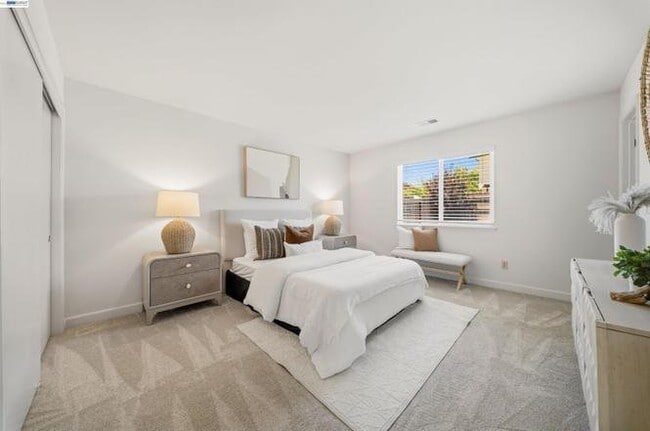 Building Photo - 2865 Ponte Mira Way