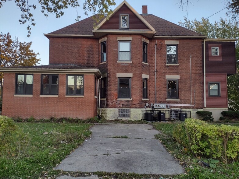 Building Photo - 48 W 21st St