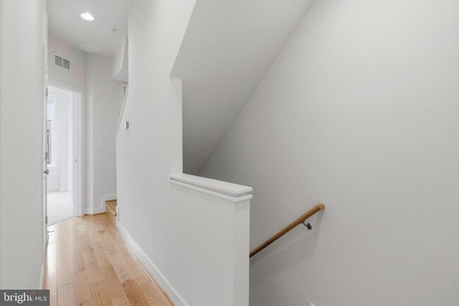 Building Photo - 16199 Columbus Ave