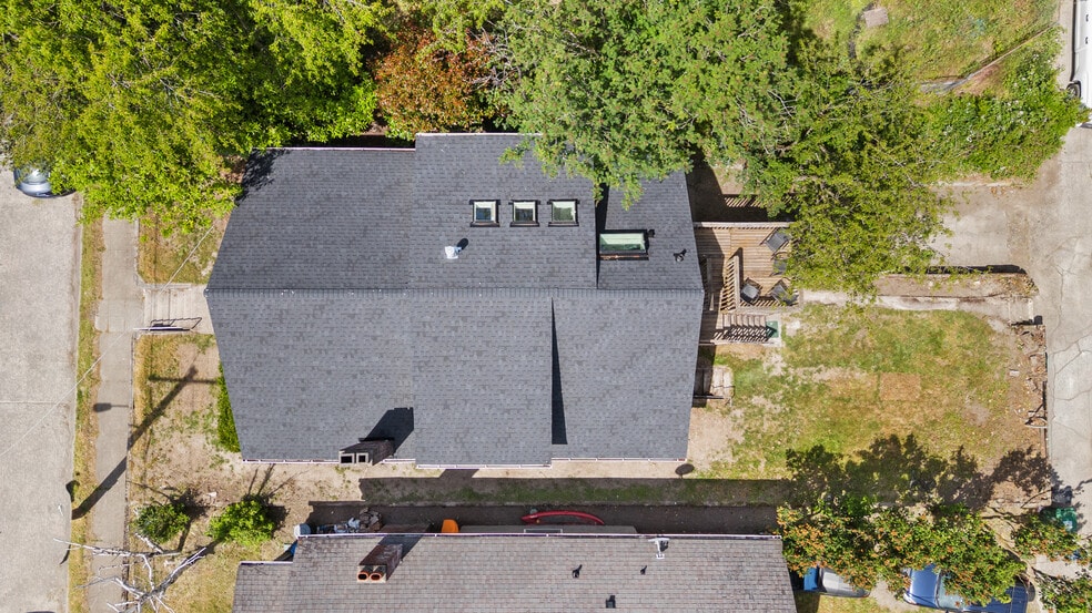Building Photo - 4716 7th Ave NE