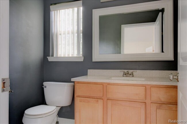 Building Photo - 45898 Grant Ct