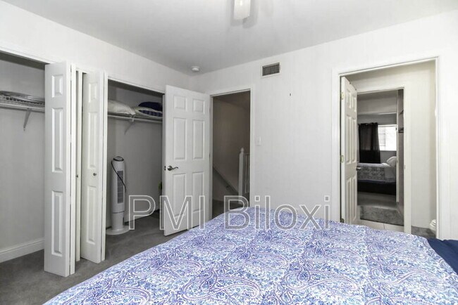 Building Photo - 1664 Beach Blvd