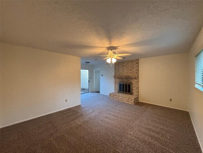Building Photo - 12614 Campos Dr