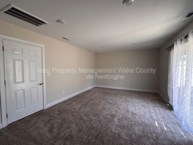 Building Photo - 5334 River Reach Dr