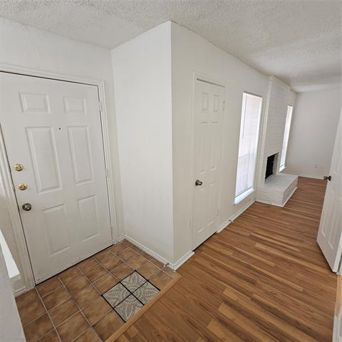 Building Photo - 1400 Darr St