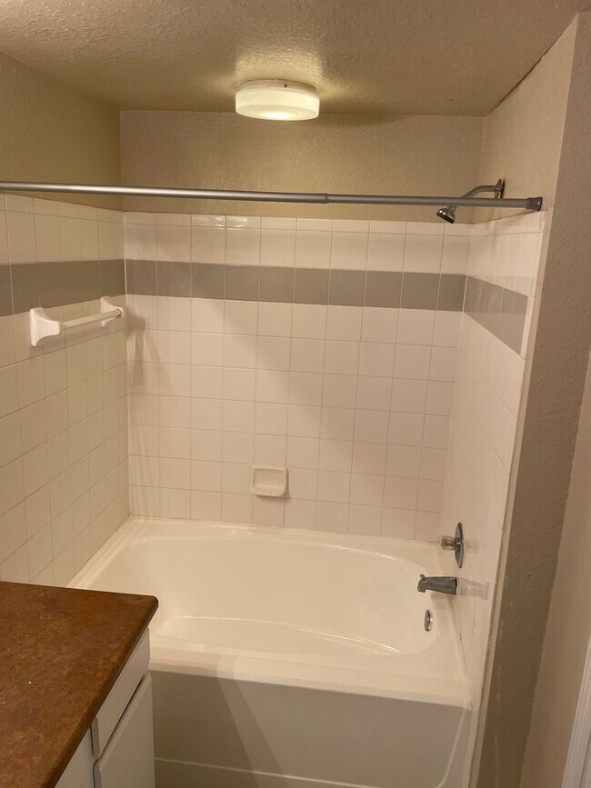 Building Photo - The Greens - 4221