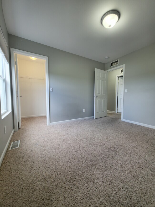 Building Photo - 5818 Sable Ridge Dr SE