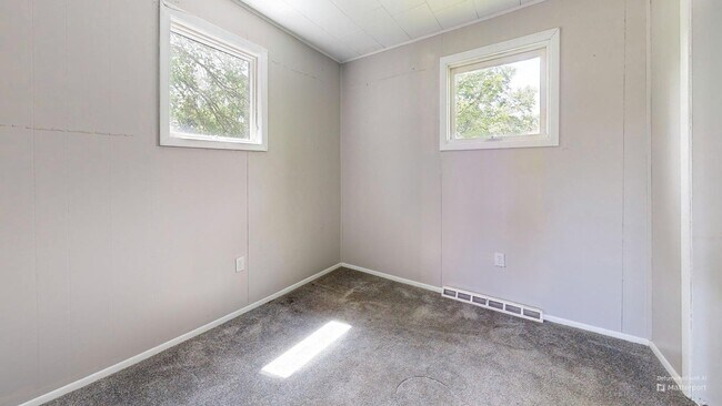 Building Photo - 1072 Wooster Rd W