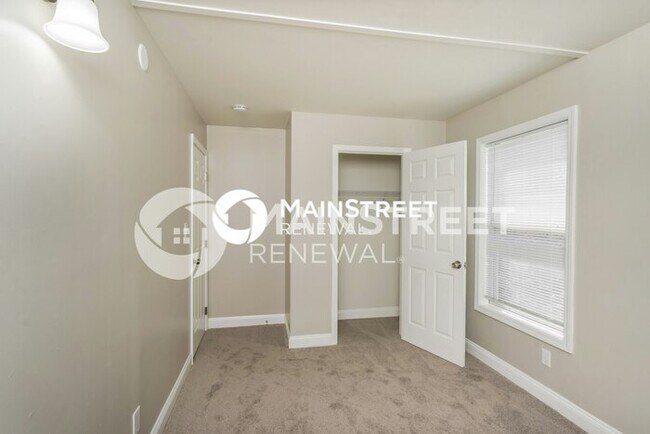 Building Photo - 3 Bedroom Pet-Friendly Home in Louisville,...