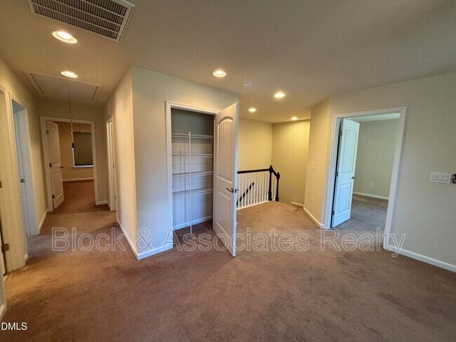 Building Photo - 1009 Magnolia Blossom Ln