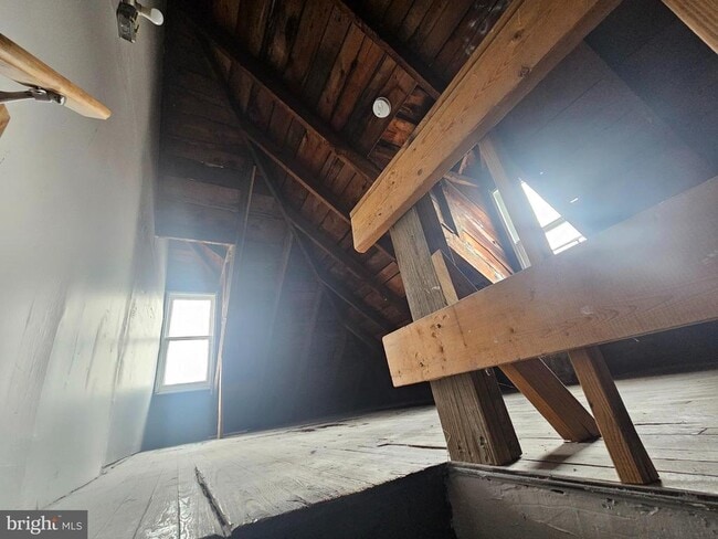 Building Photo - 115 McComas St