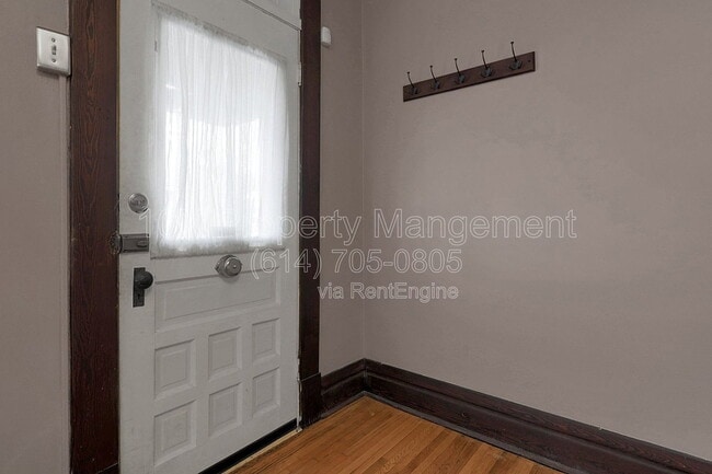 Building Photo - 317 E Kossuth St