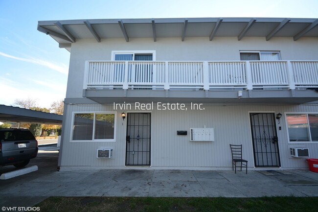 Interior Photo - 3303 N Franklin Ave