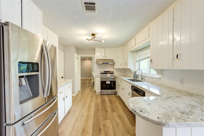 Building Photo - 3402 Gannett St