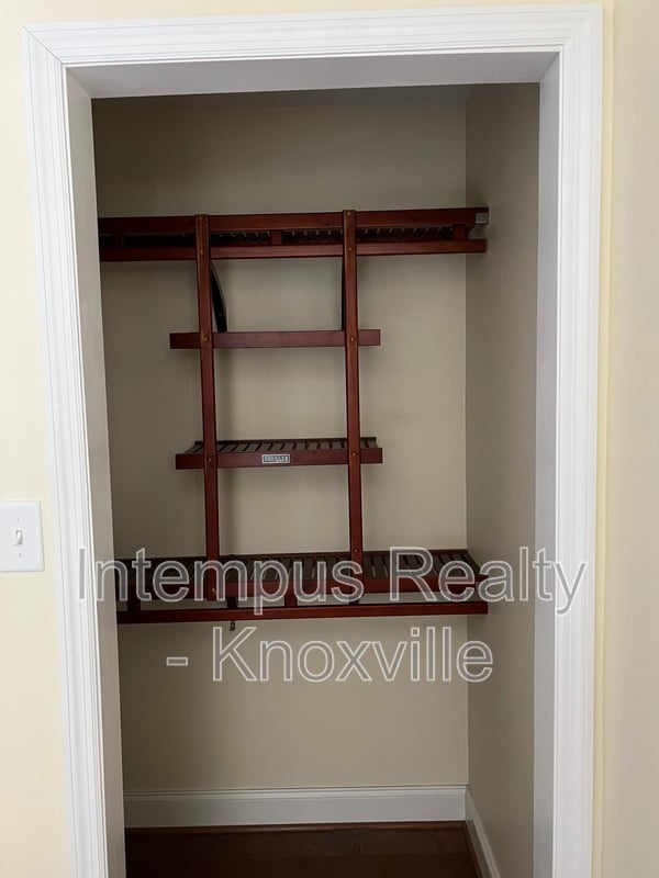 Building Photo - 7914 Gleason Dr