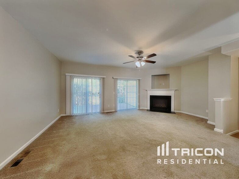 Building Photo - 728 Celeste Ln