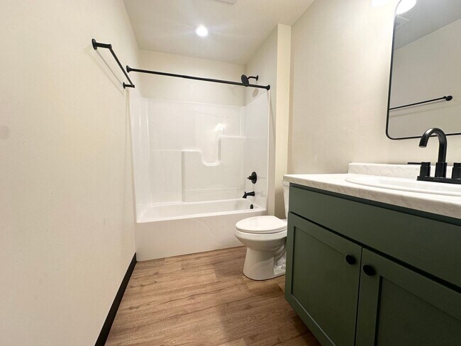Building Photo - 533 Rustic Ridge Dr