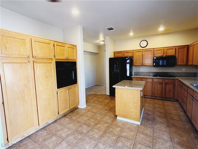 Building Photo - 1725 Wandering Winds Way