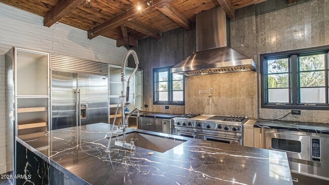 Building Photo - 902 W Verde Ln