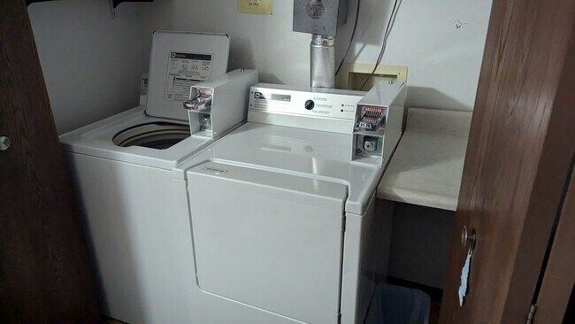 Building Photo - 505 Chestnut St