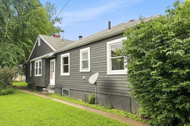 Building Photo - 2902 Whittier Ave